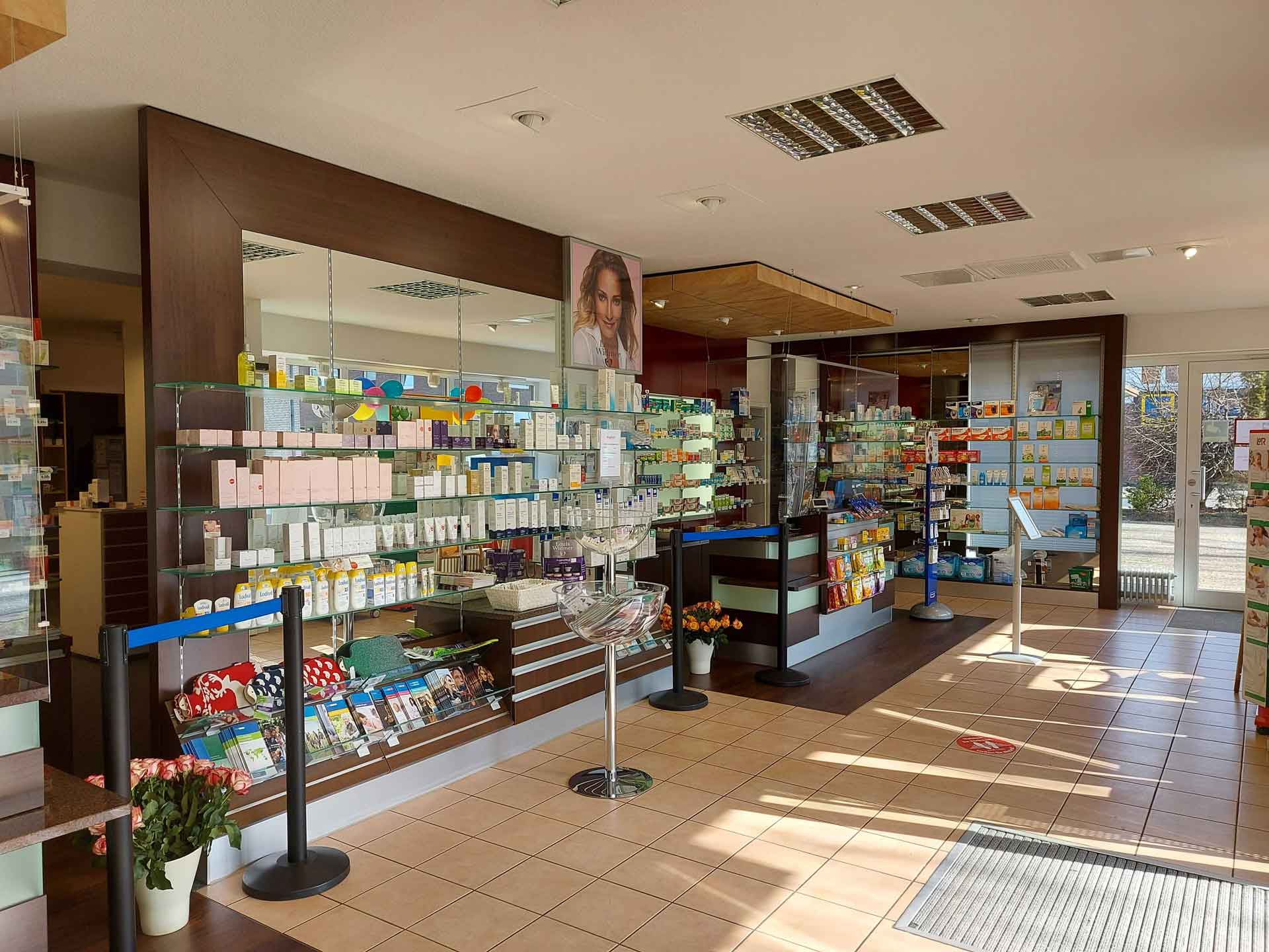 Ihre Bahnhof Apotheke Innenansicht