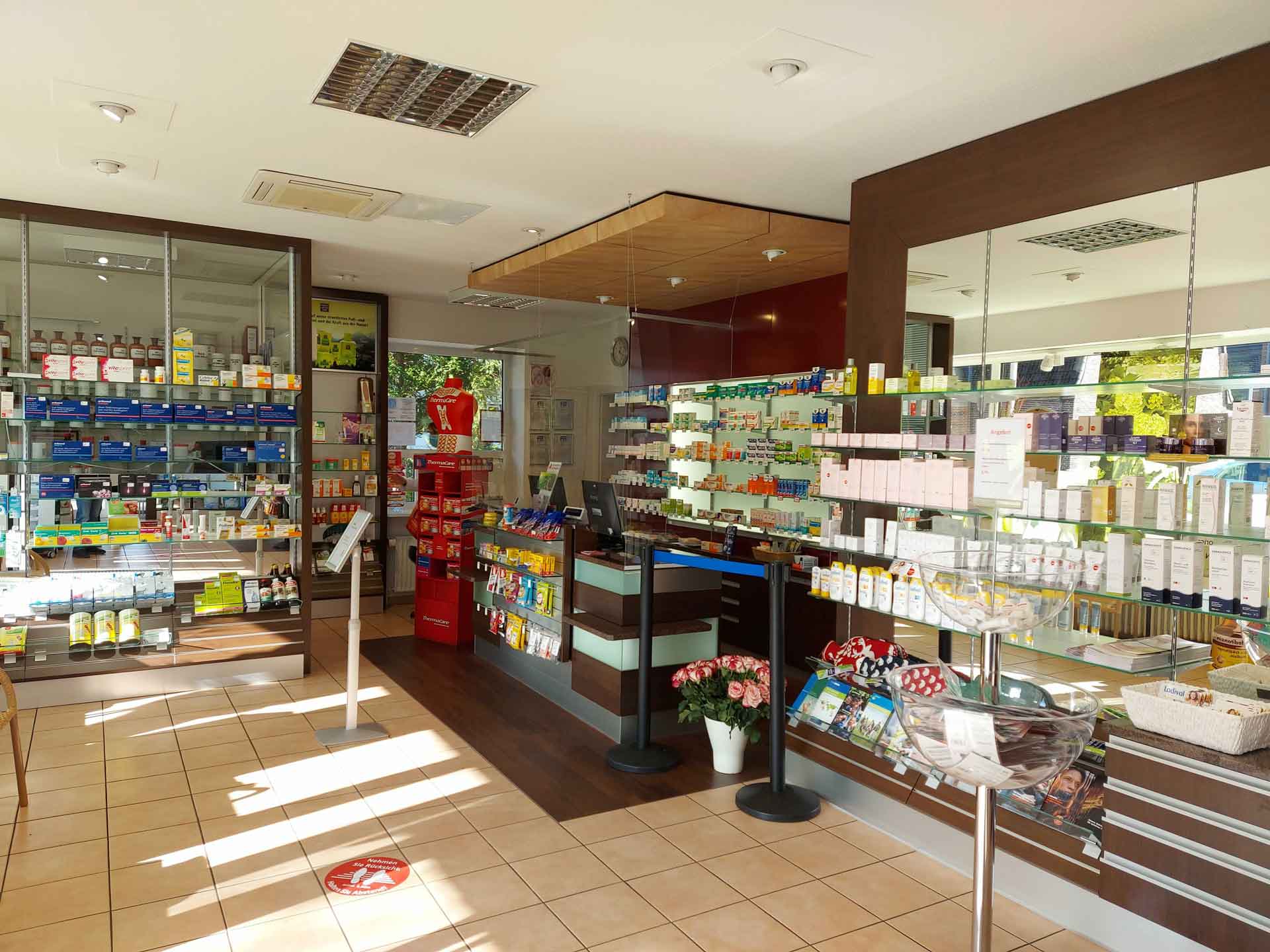 Ihre Bahnhof Apotheke Innenansicht